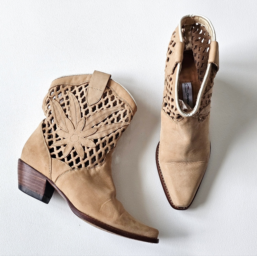 Charles David Spain Leather Cutout Western Ankle Boots Pointed Toe Womens 6.5